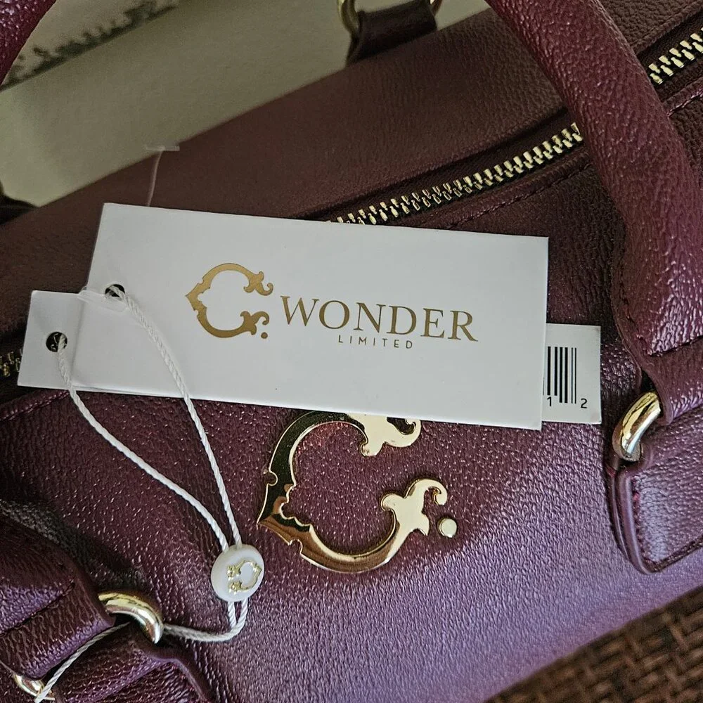 C Wonder -Woman`s NWT Burgundy Ever Speedy Satchel -Crossbody Handbag - Picture 2 of 10